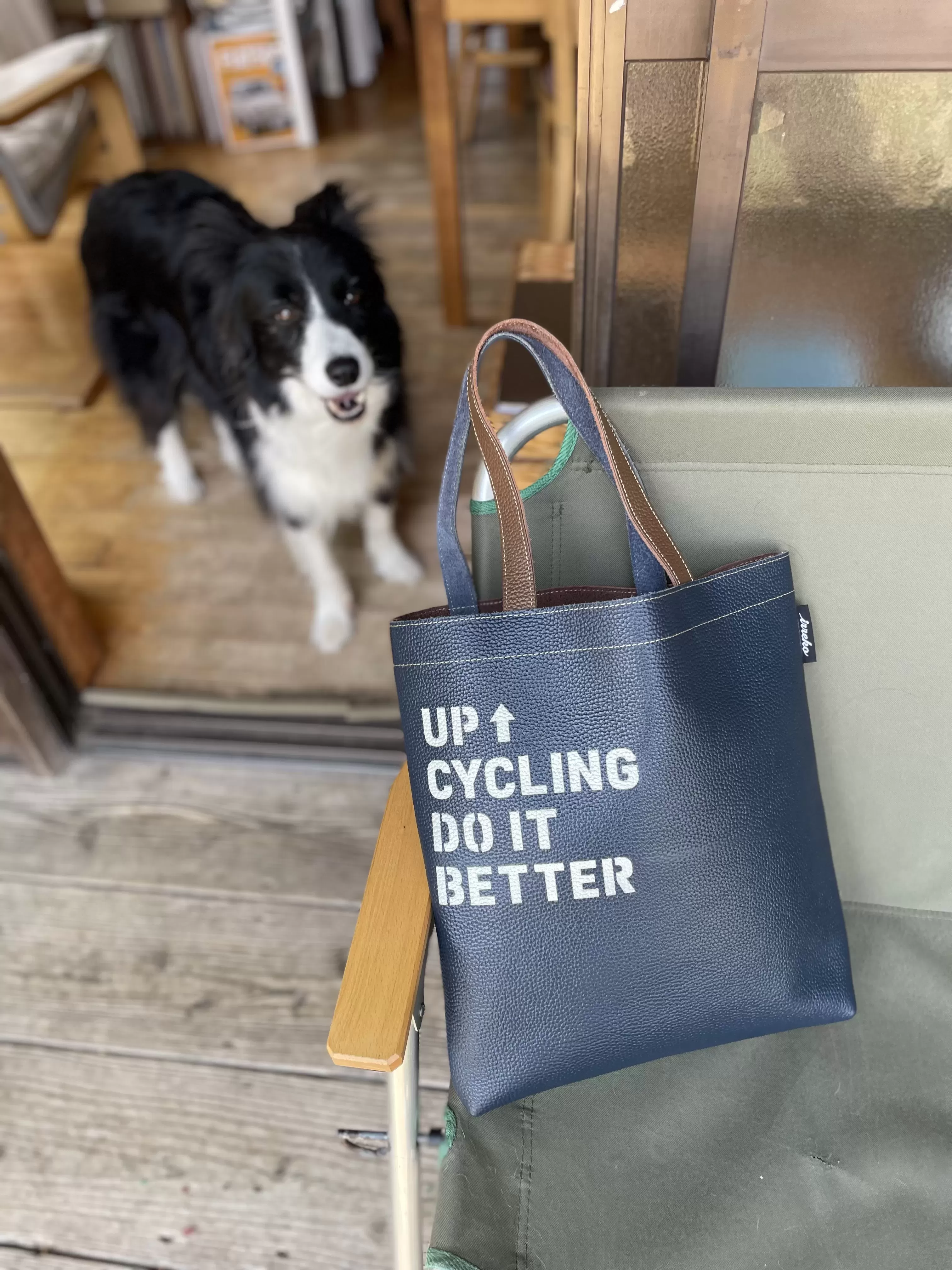 UM LEATHER TOTE / 001  Navy x Brown