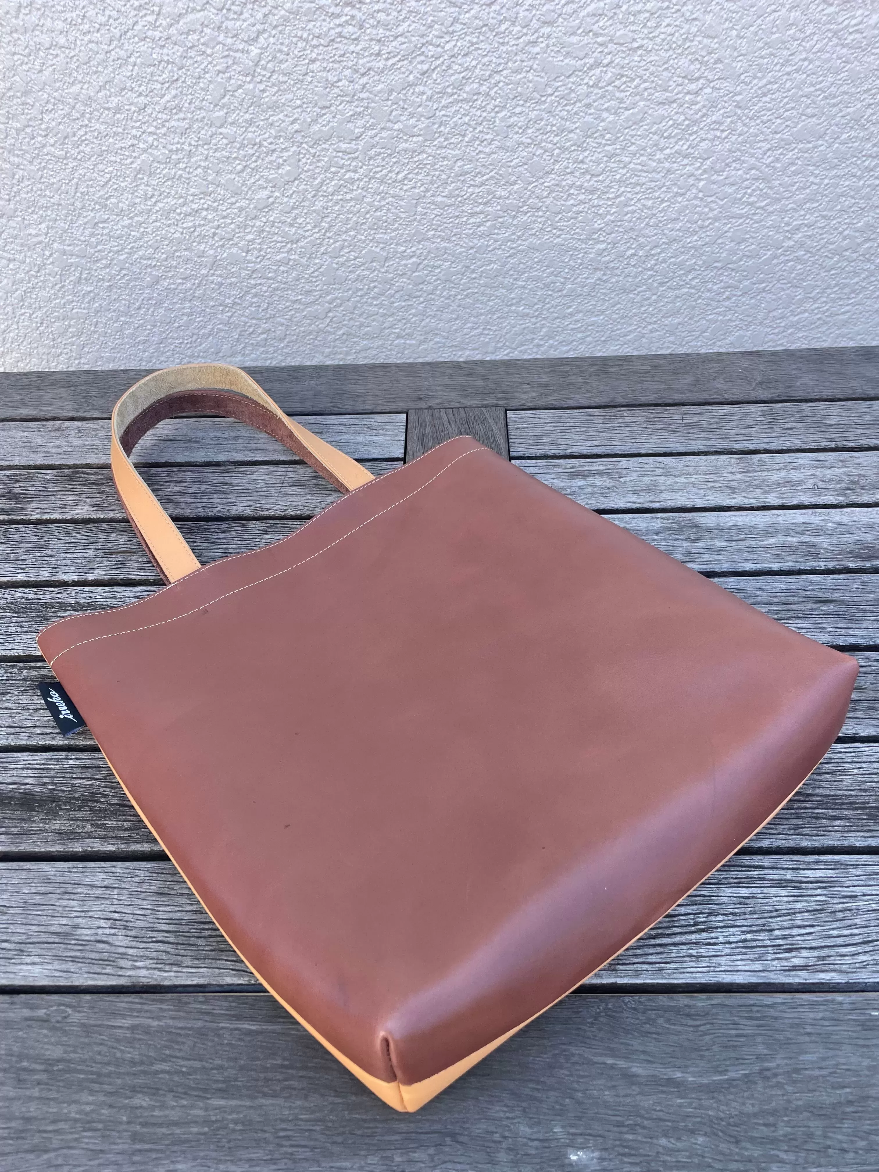 UM LEATHER TOTE / 007  Cafe au lait x Milk chocolate