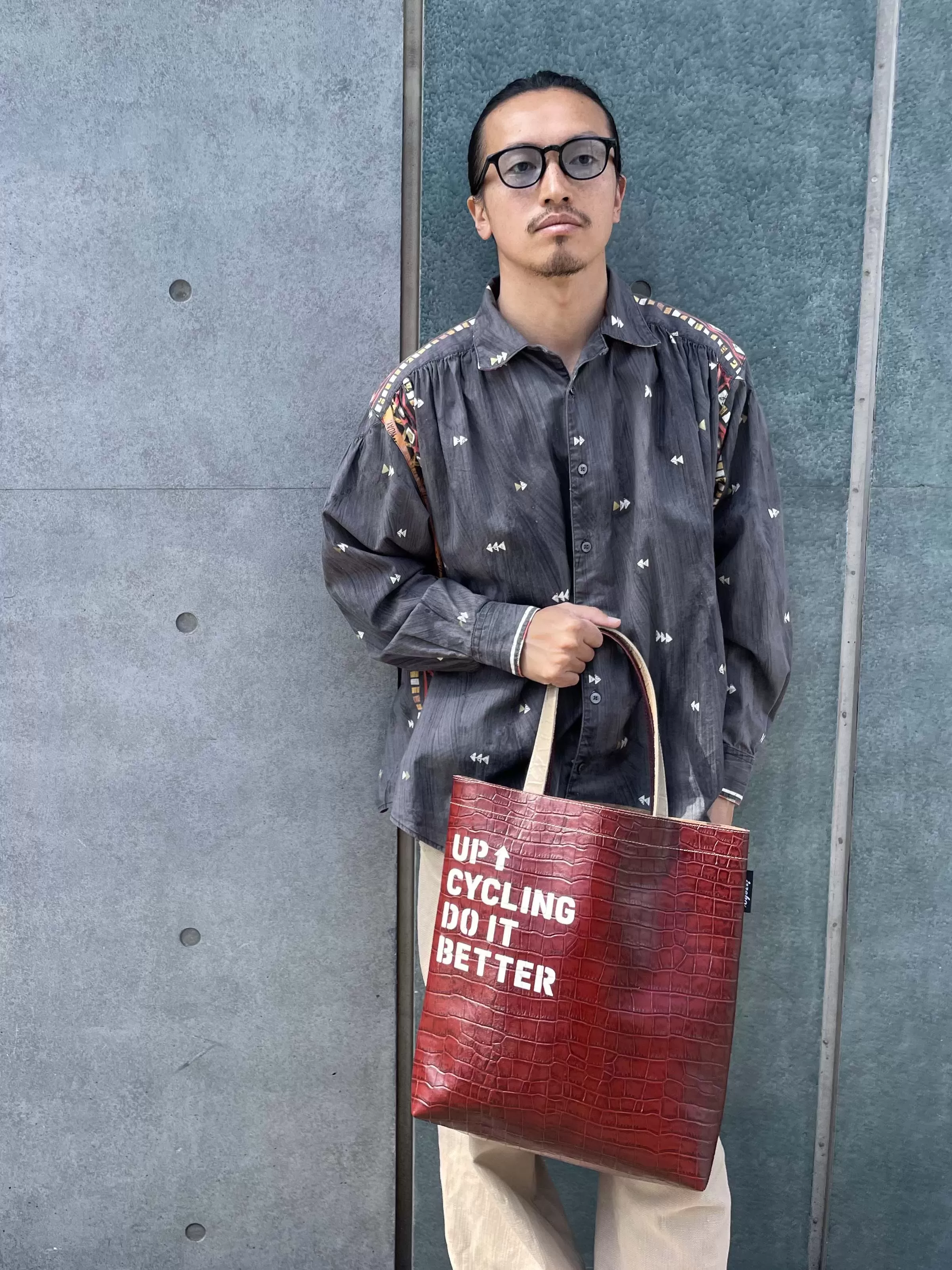 UM LEATHER TOTE / 010  Red blown x Beige