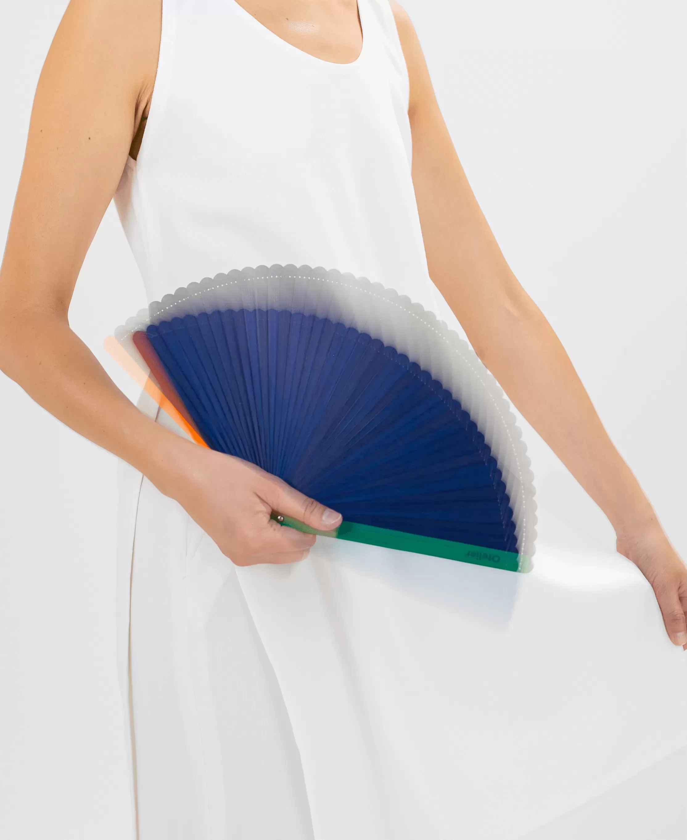 カラーブロック扇子（赤／緑／青）