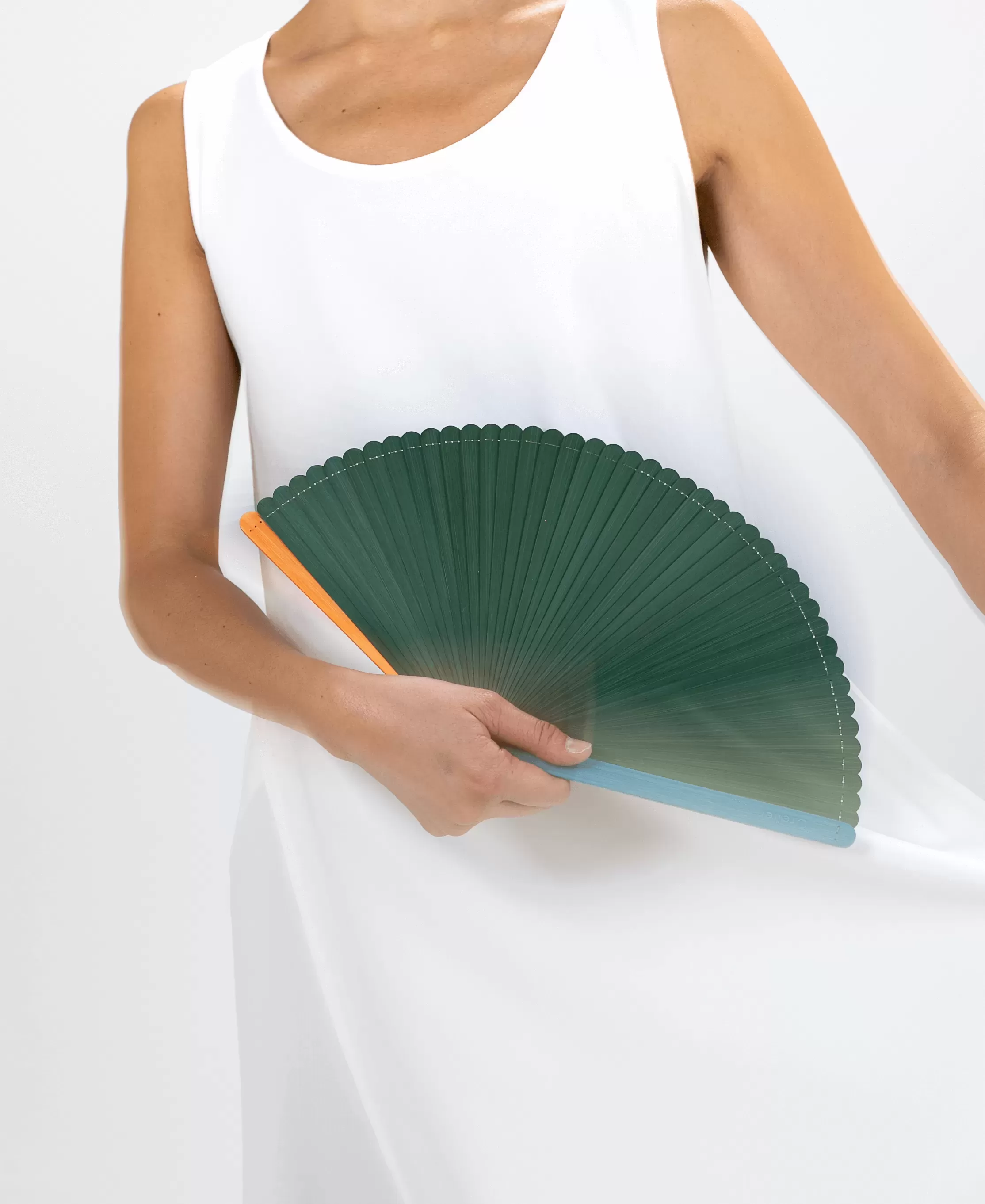 カラーブロック扇子（赤／緑／青）