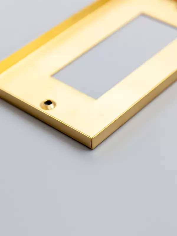 HS3752 真鍮コンセントプレート