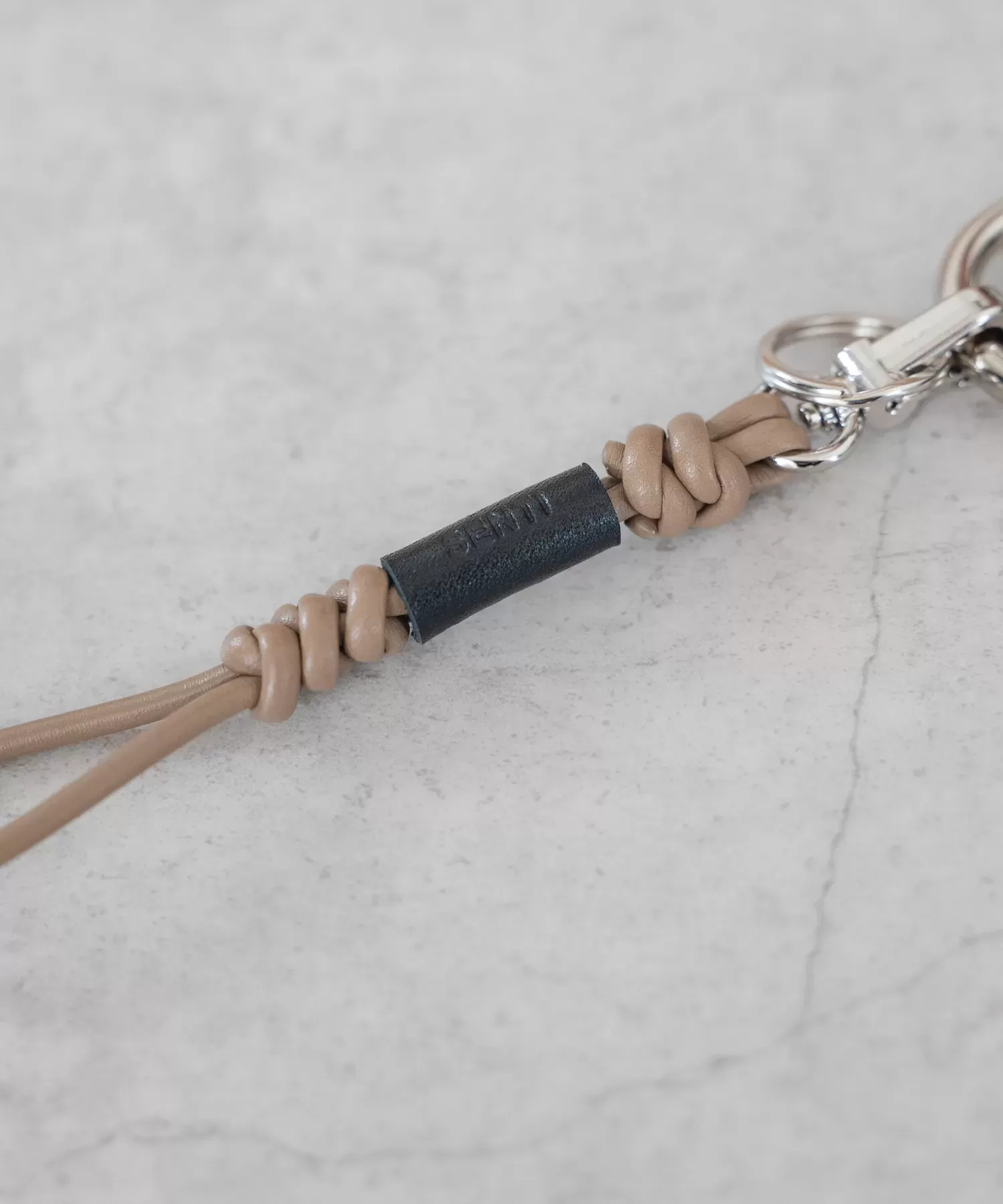 レザーブレード　キーストラップ