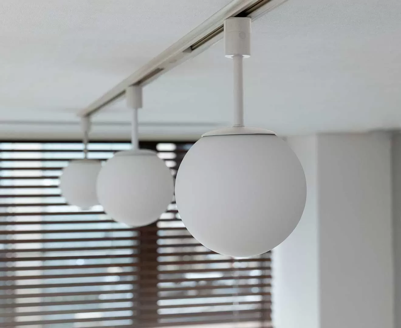 003435 TINY GLASS DUCT LIGHT 1