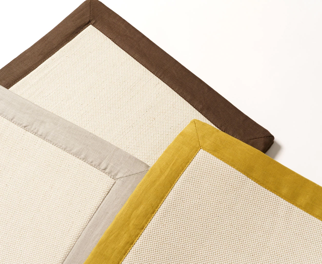 001457 Olika LINEN FRAME RUG 50×70