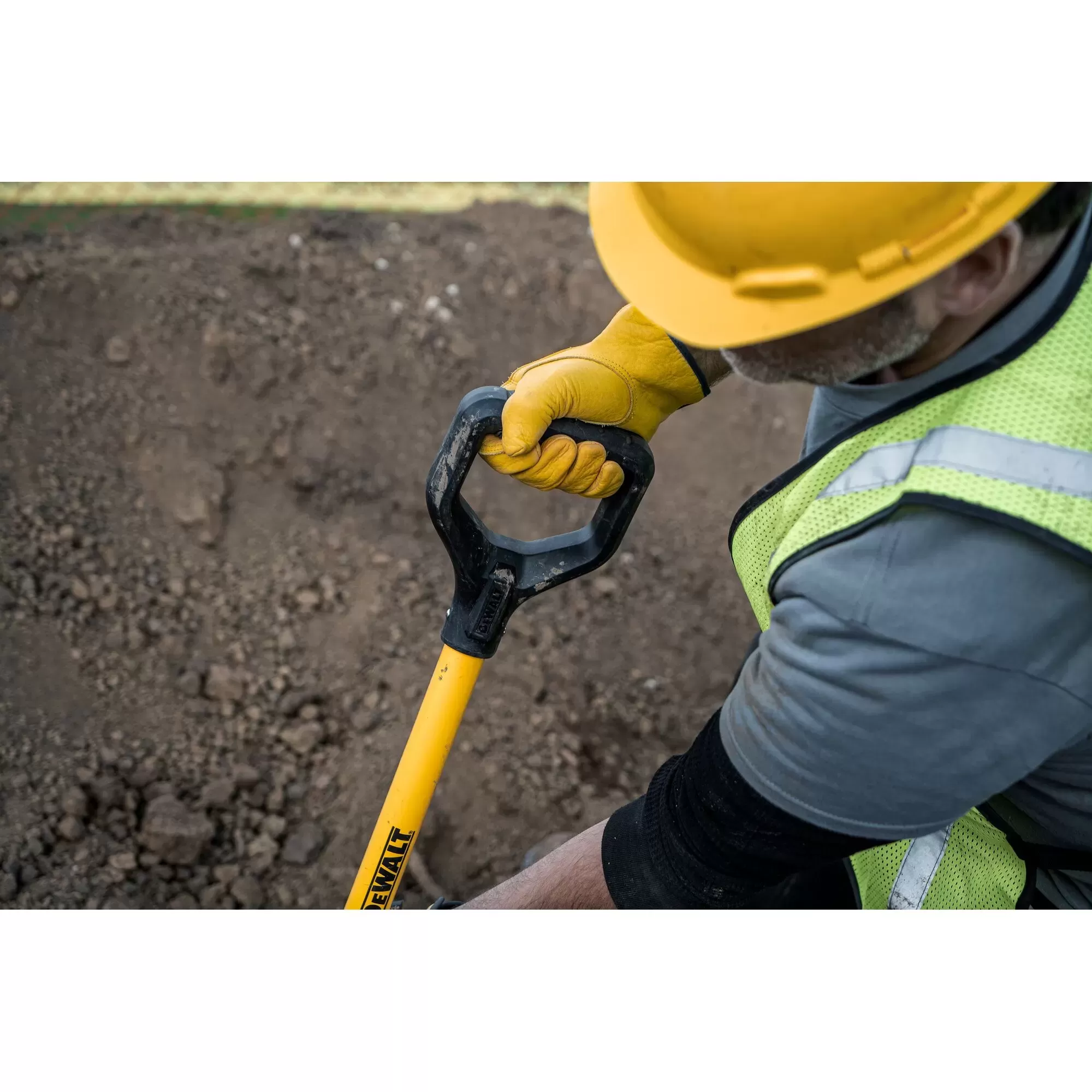 DEWALT （デウォルト） スクエアショベル　ファイバーDグリップ　DXLHA2604