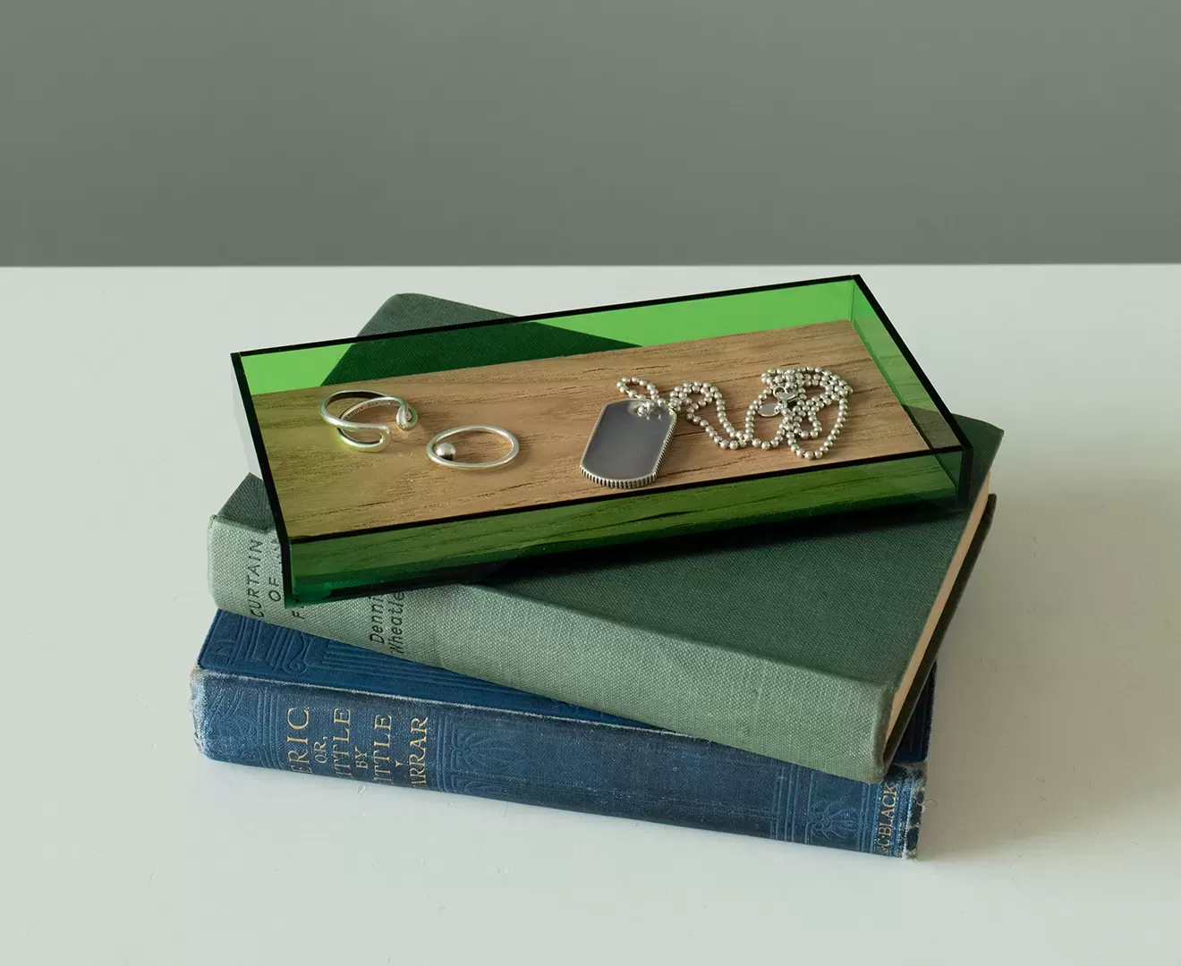 003440 ACRYLIC & WOOD TRAY