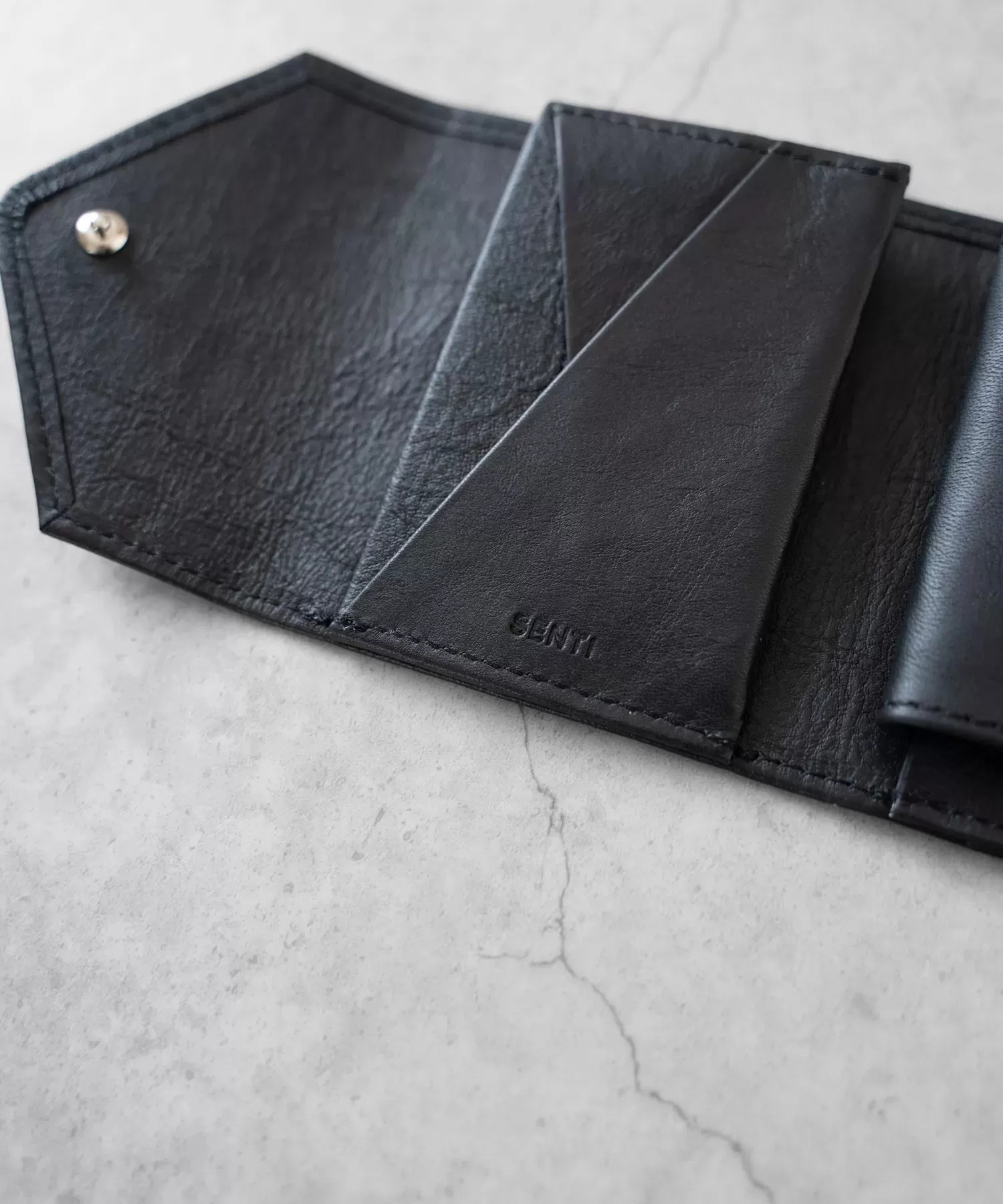 超軽量ダイニーマレザー三つ折り財布×Keelコラボ