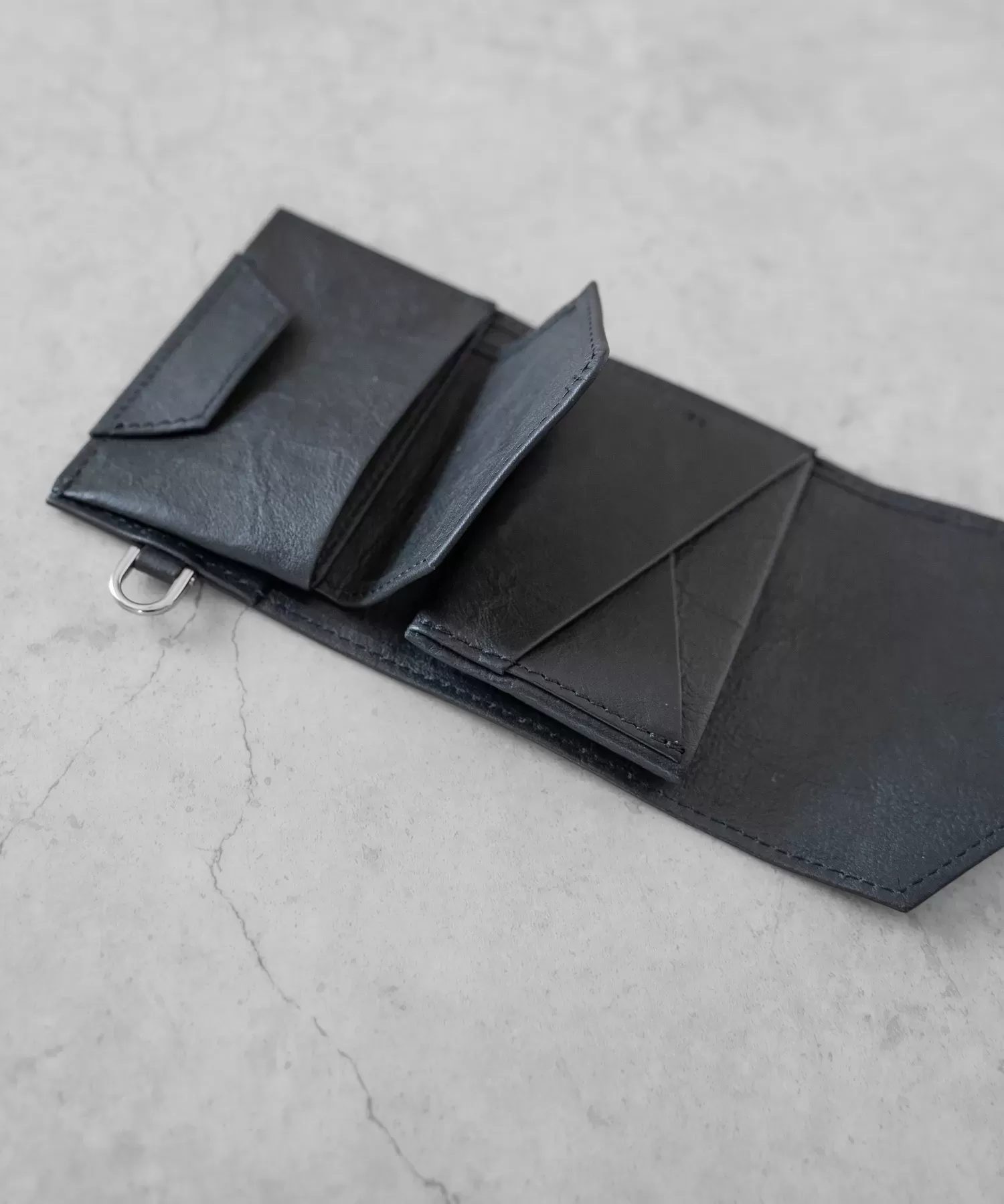超軽量ダイニーマレザー三つ折り財布×Keelコラボ
