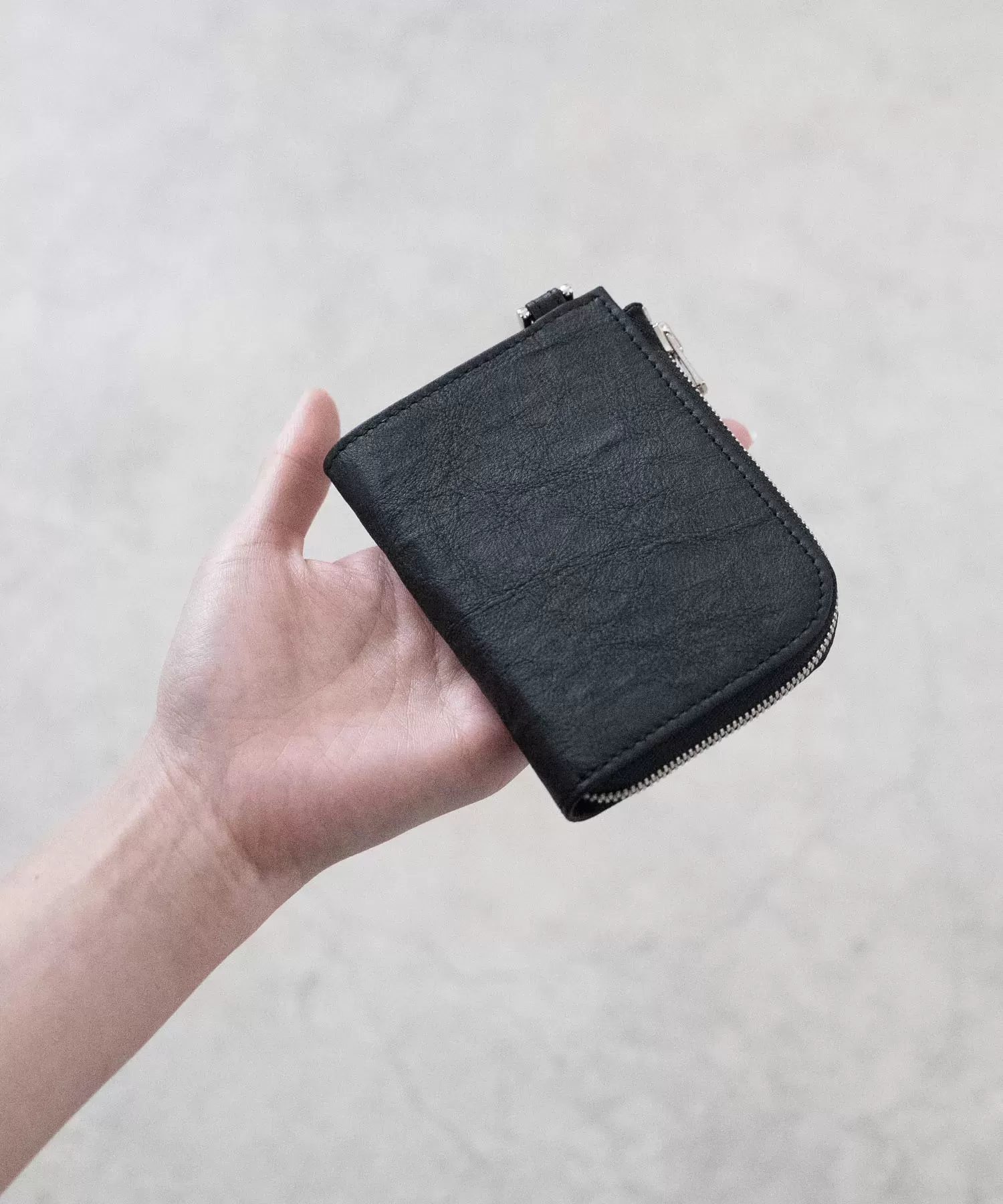 超軽量ダイニーマレザー コンパクトジップウォレット