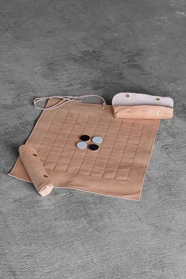 Leather othello