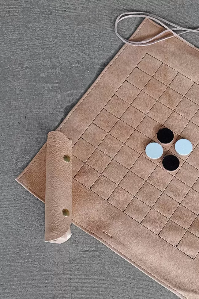 Leather othello