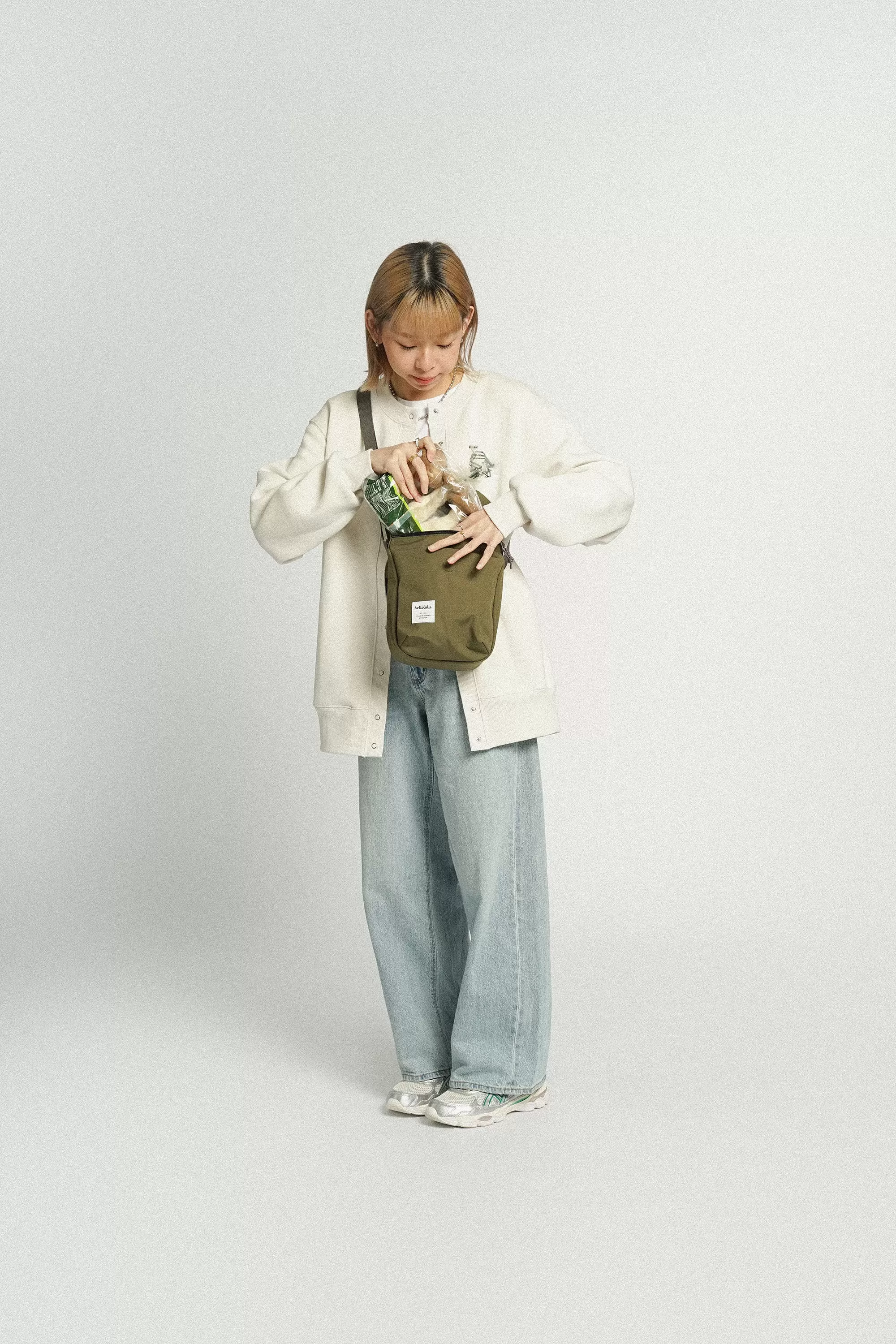 hellolulu / Desi（デシ）All day sling bag