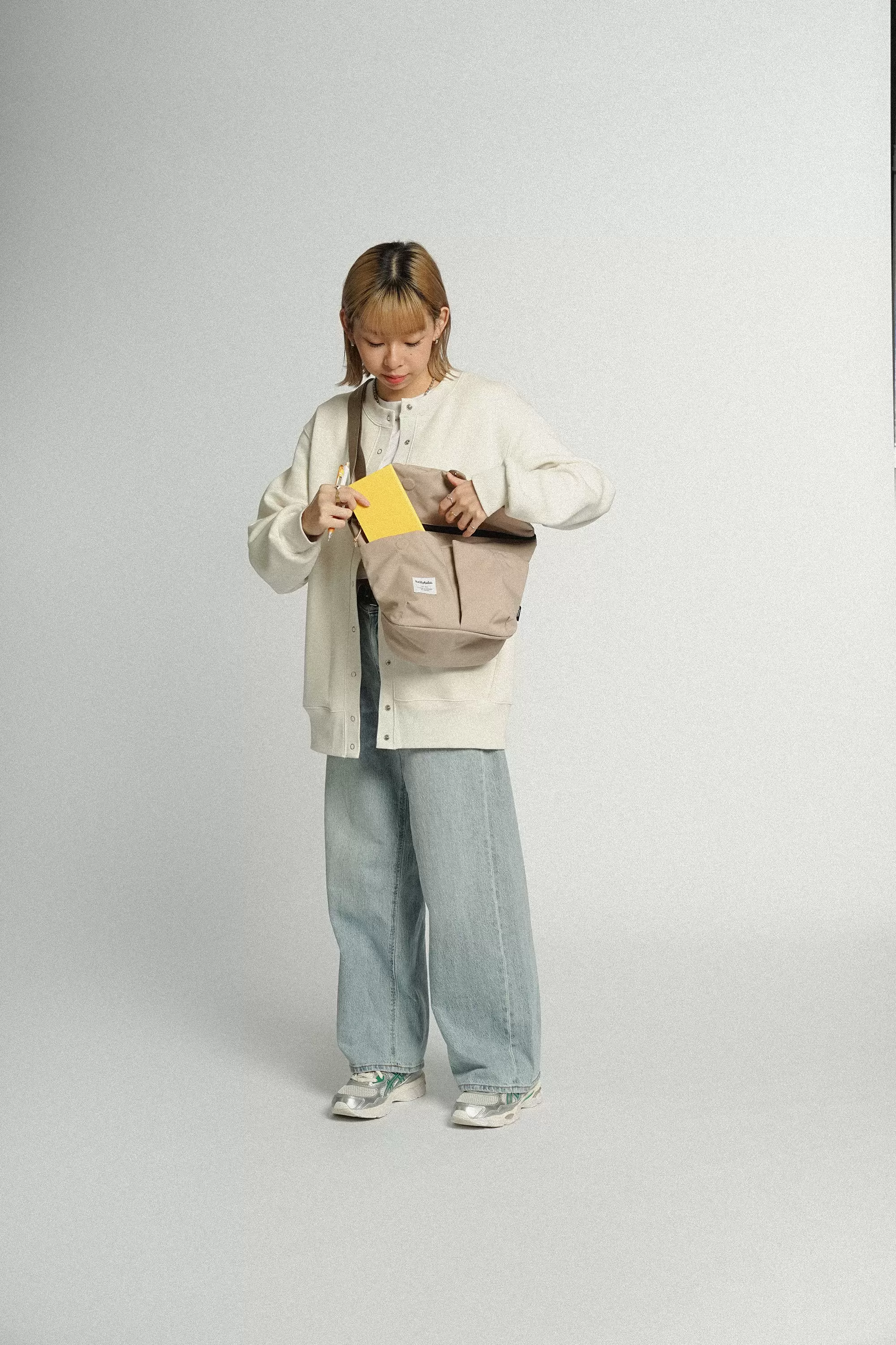 hellolulu / Kasen（カセン）All day sling bag