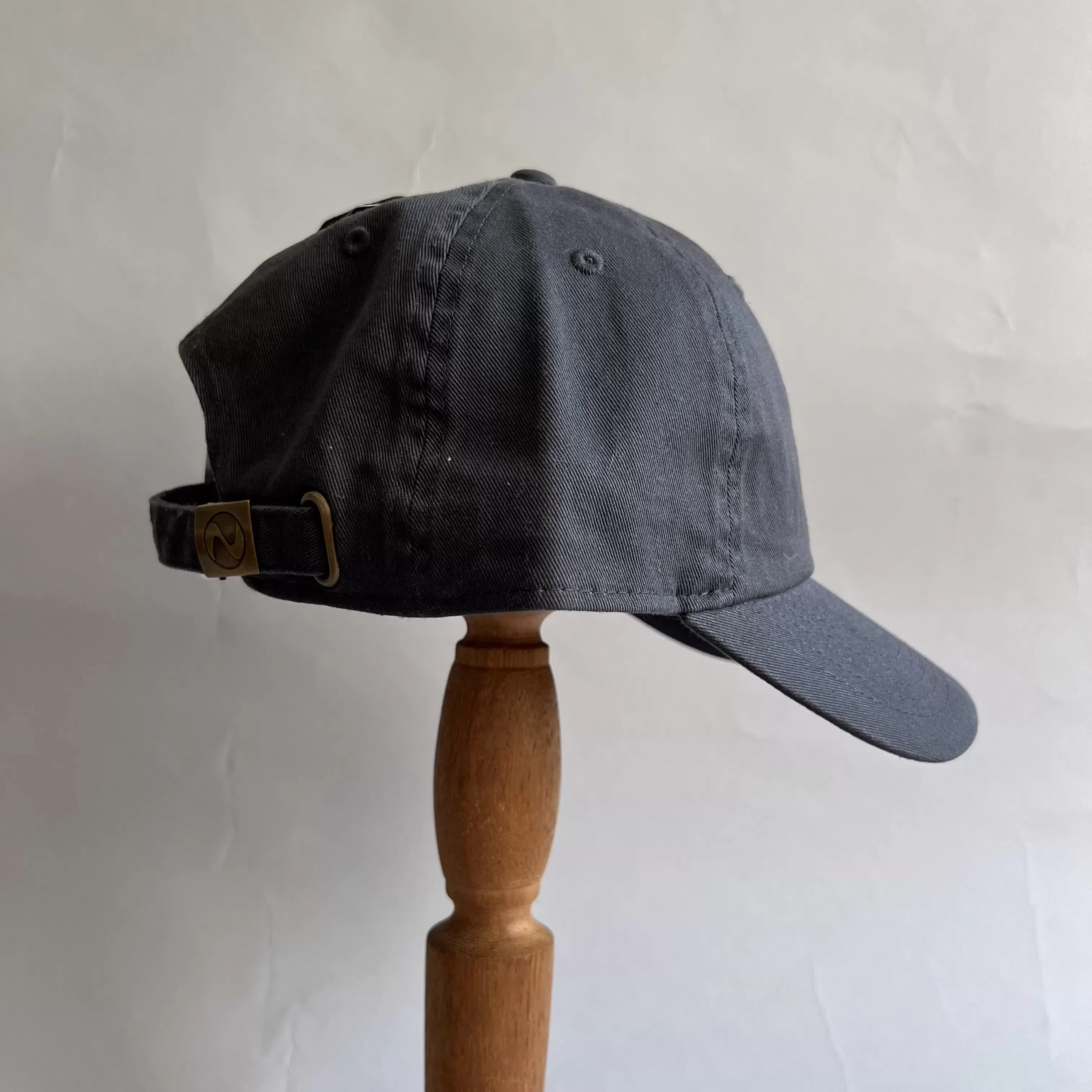 モササウルス embroidery BBキャップ